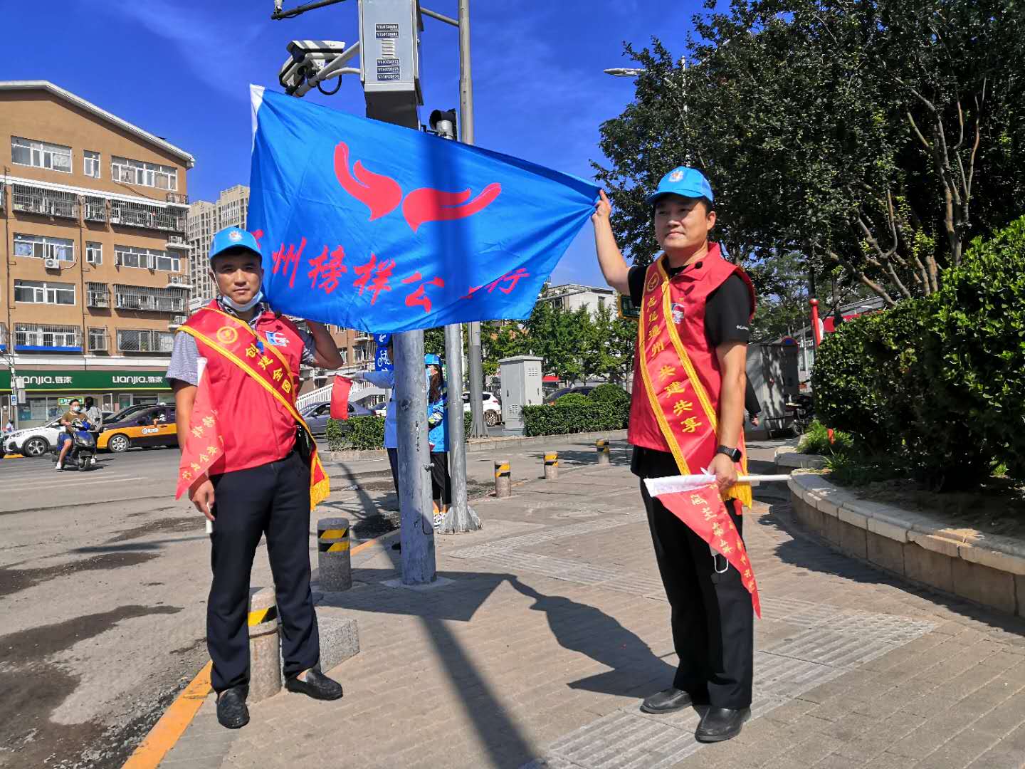 <strong>白虎女人日B曰B视频</strong>